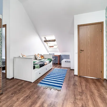 For Four With Free Parking 公寓 *