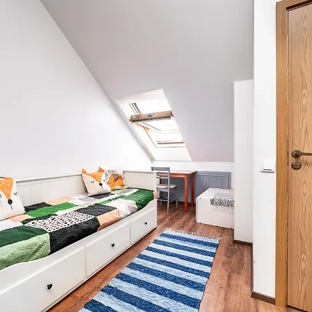 For Four With Free Parking 塔林