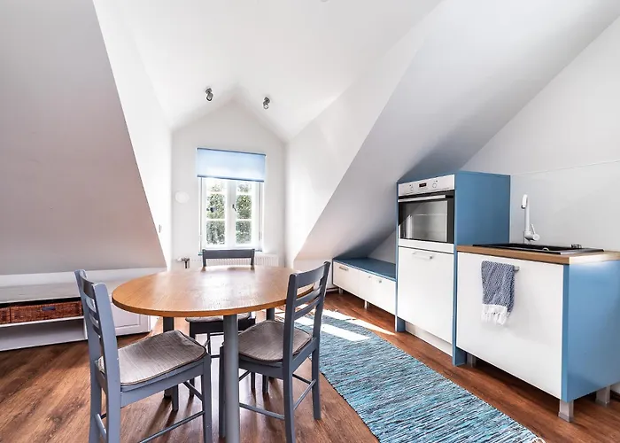 For Four With Free Parking 塔林