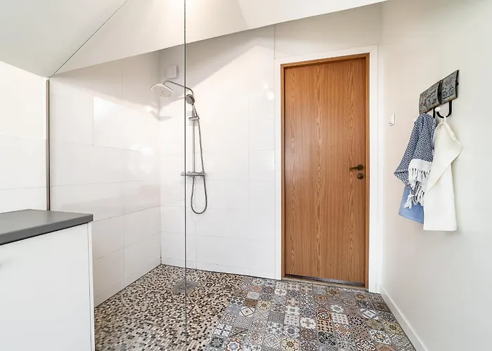 For Four With Free Parking 塔林